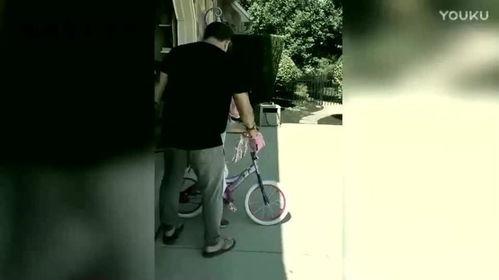 学骑电车搞笑视频,那些搞笑学骑电车瞬间